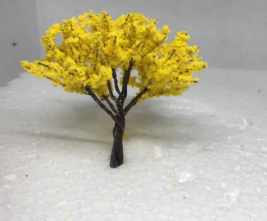 Árbol de alambre amarillo 