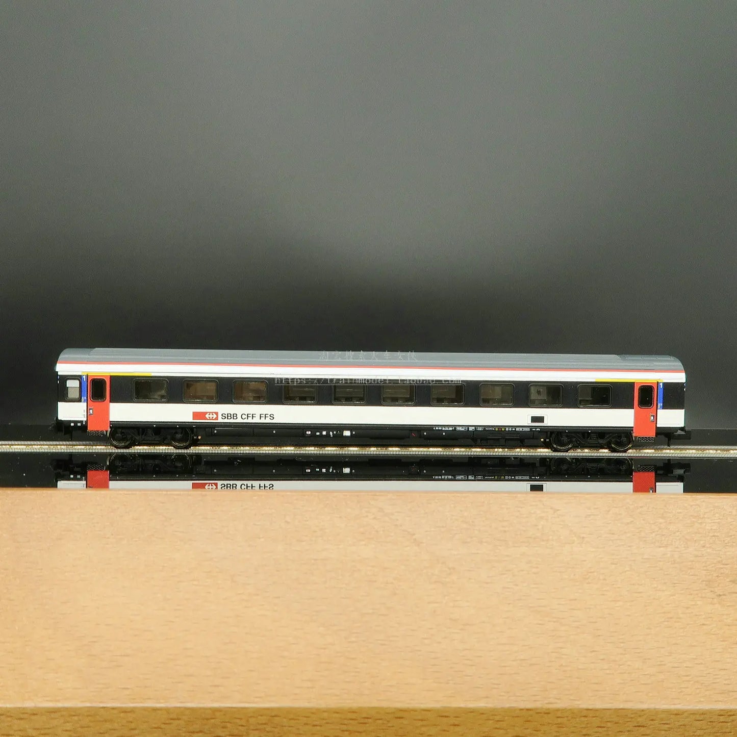 FLEISCHMANN coral type SBB first class car, N scale - 1/160 