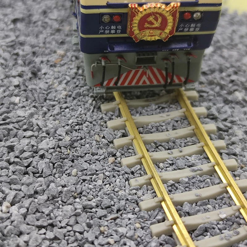 Light gray ballast, for HO - N - OO track 